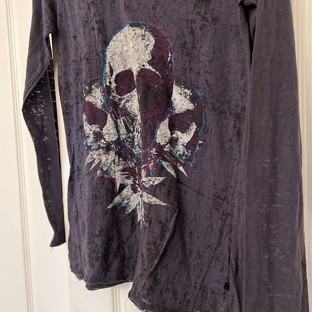 Rock & Republic Women's Size S Graphic Skulls Long Sleeve Shirt Purple Halloween - Picture 3 of 4